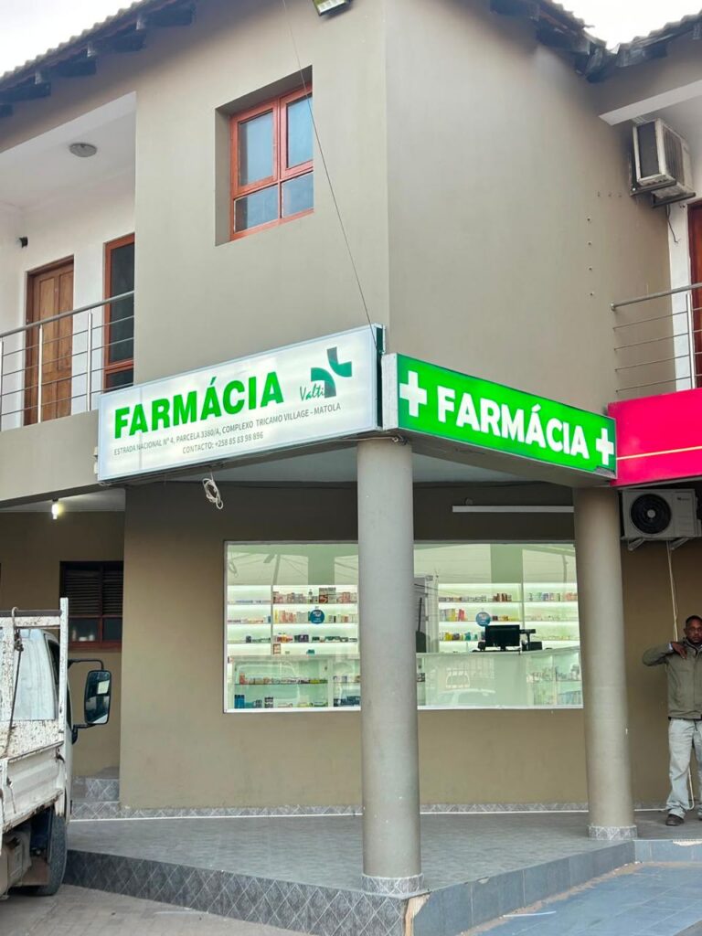 Fachada e sinalética